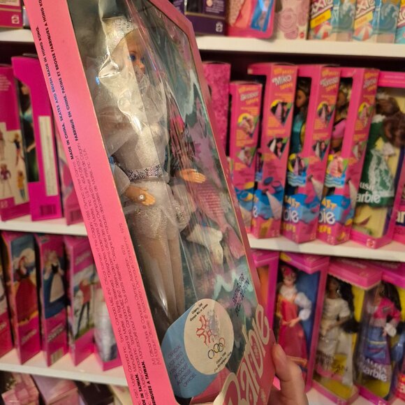 1987 Olympic Figure Skating Barbie #4547 - Picture 2 of 7